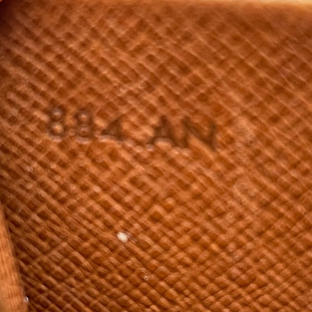 Louis Vuitton Vintage Monogram Elise Compact Wallet - Preowned - Picture 12 of 12